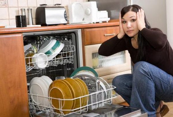 Что делать если сломалась посудомоечная машина?