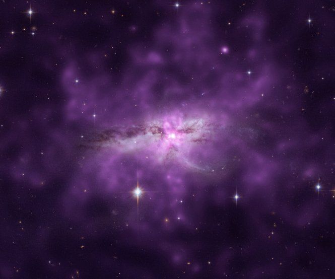 Гигантское газовое облако снятое телескопом "Чандра" (NASA)