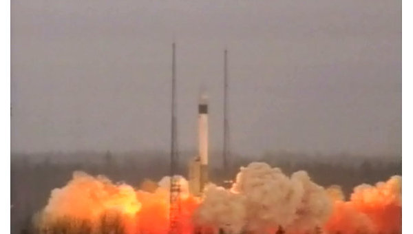 Произошло успешное отделение трех военных космических аппаратов и разгонного блока «Бриз-КМ» от ракеты-носителя «Рокот»