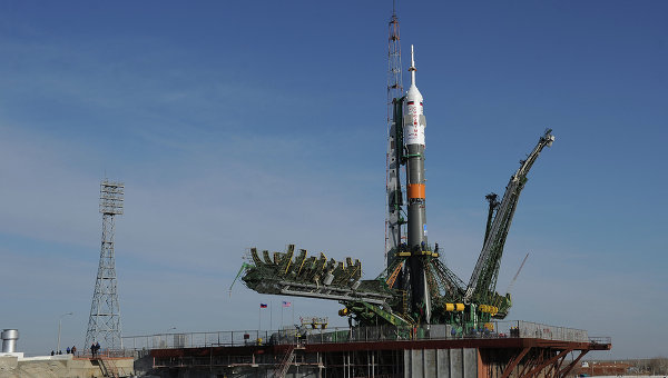 На площадке Байконура установлена ракета «Союз-ФГ»