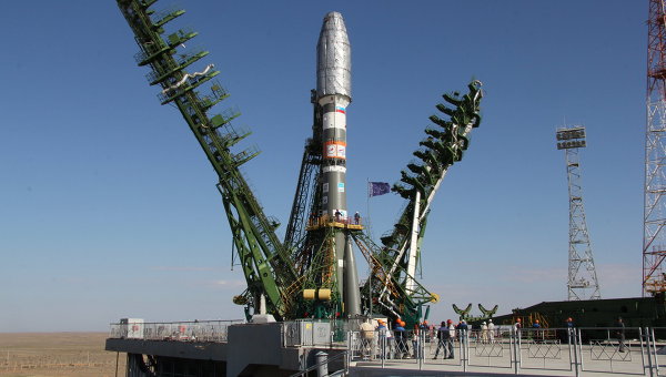 На стартовом комплексе Байконура была установлена ракета «Союз»