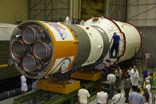 Продолжается сборка ракеты «Союз-2.1а» на Байконуре